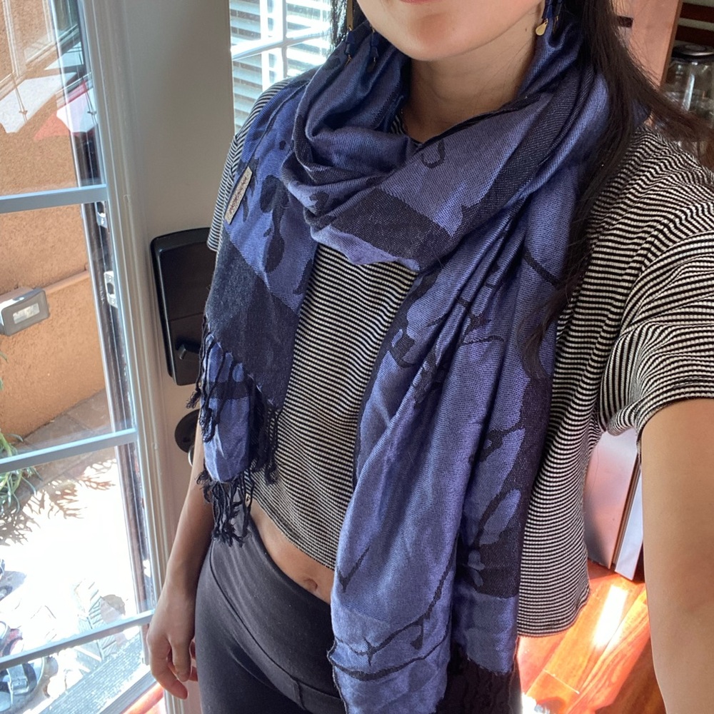 Super soft pashmina scarf, blue and black